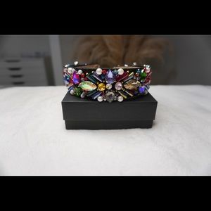 Headband with colorful stones.